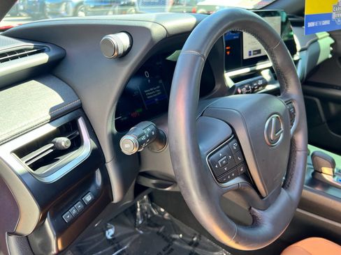 Used 2025 Lexus UX 300h FWD w/ Cold Area Package image 31