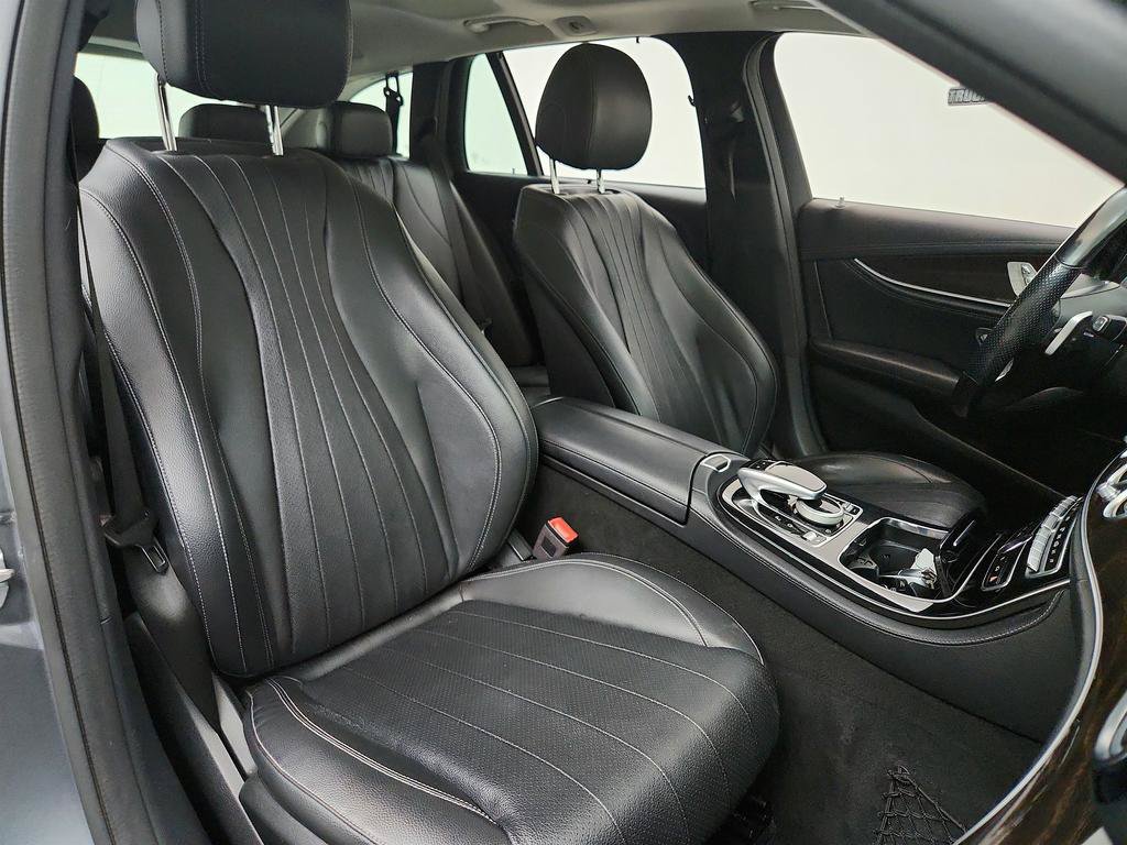 Used 2018 Mercedes-Benz E 400 4MATIC Wagon image 27