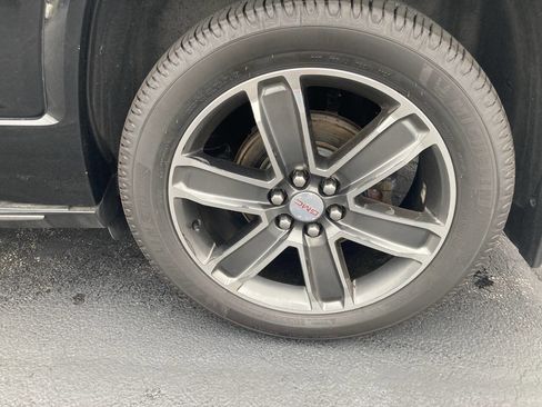 Used 2017 GMC Acadia Denali w/ Technology Package image 30