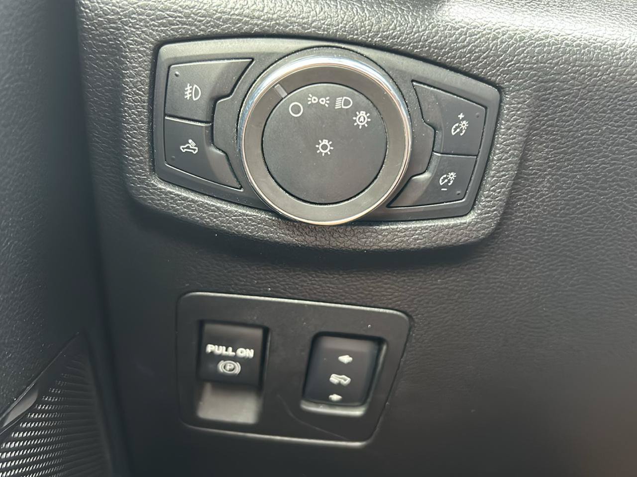 Used 2018 Ford F150 Lariat w/ Equipment Group 502A Luxury AWD/4WD image 10