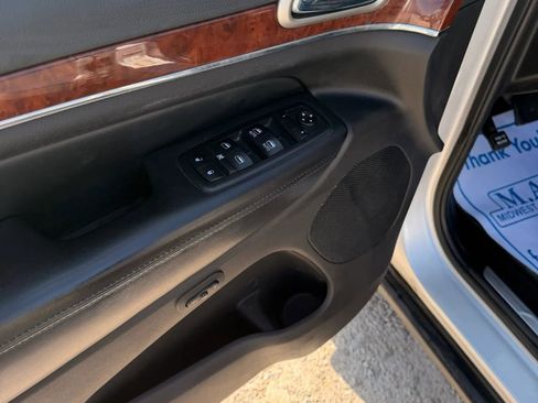 Used 2012 Jeep Grand Cherokee Limited w/ Luxury Group II image 9