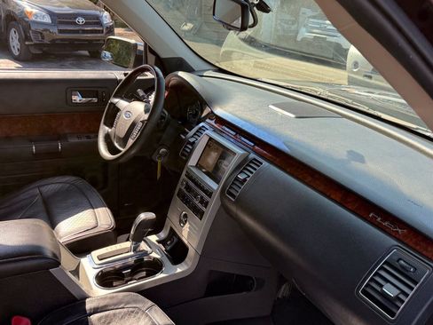 Used 2011 Ford Flex Limited w/ Rapid Spec Order Code AWD/4WD image 14