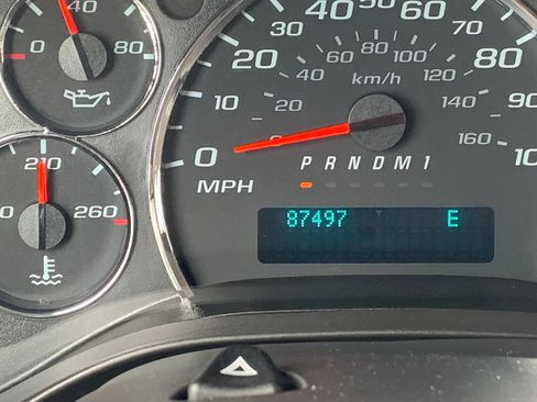 Used 2019 Chevrolet Express 3500 LT w/ LT Preferred Equipment Group RWD image 11