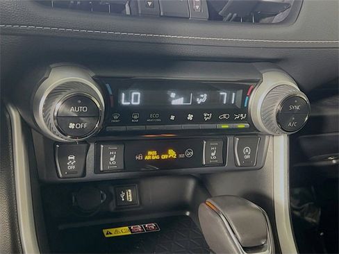 Used 2023 Toyota RAV4 XLE Premium image 22