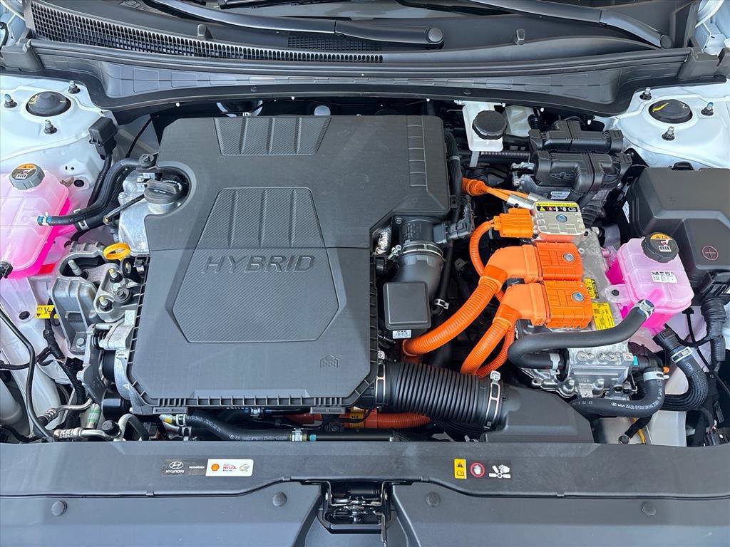 Used 2025 Hyundai Elantra Hybrid FWD image 29