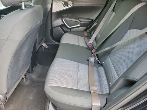 Used 2022 Kia Soul LX FWD image 6
