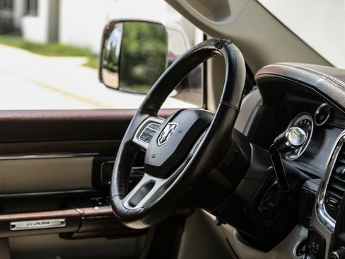 Used 2018 RAM 2500 Laramie w/ Convenience Group AWD/4WD image 16