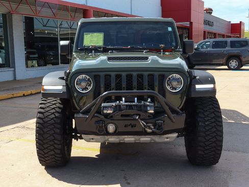 Used 2023 Jeep Gladiator Mojave w/ LED Lighting Group AWD/4WD image 3