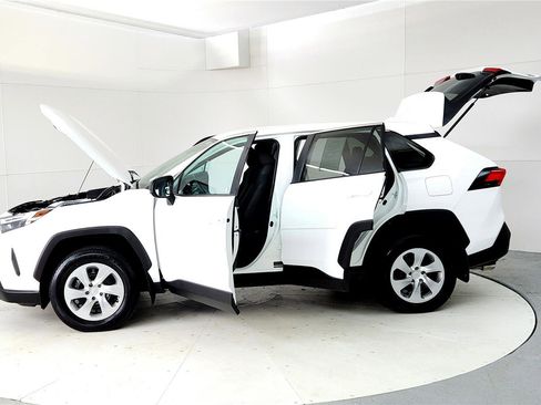 Used 2023 Toyota RAV4 LE image 10