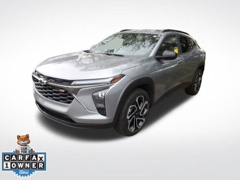 Used 2024 Chevrolet Trax RS w/ Sunroof Package image 10