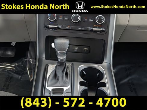 Used 2023 Kia Carnival LX FWD image 23