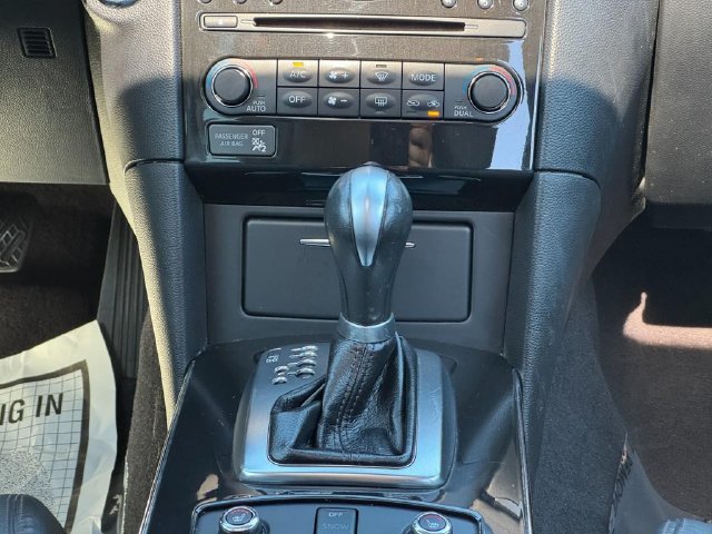 Used 2017 INFINITI QX70 AWD w/ Premium Package image 17