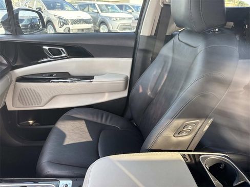 Certified 2022 Kia Carnival SX image 31