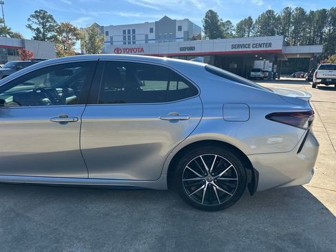 Used 2023 Toyota Camry SE image 30
