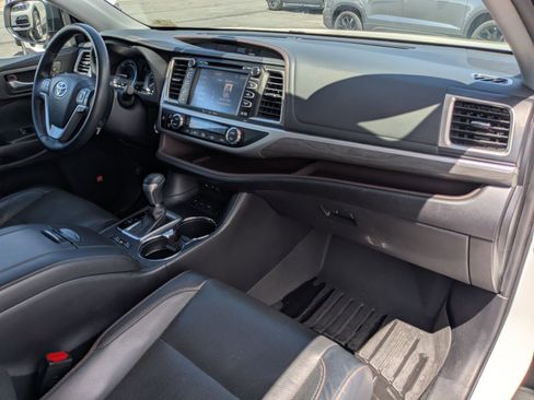 Used 2019 Toyota Highlander Limited AWD/4WD image 31