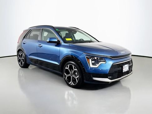 Used 2023 Kia Niro SX Touring FWD image 10