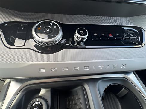 New 2025 Ford Expedition Max Active image 21