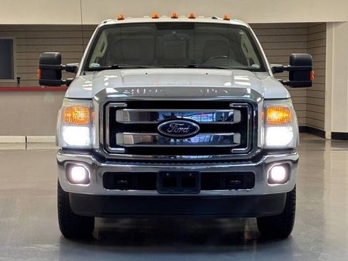 Used 2011 Ford F250 Lariat image 4