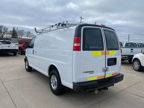 Used 2014 Chevrolet Express 2500 image 9