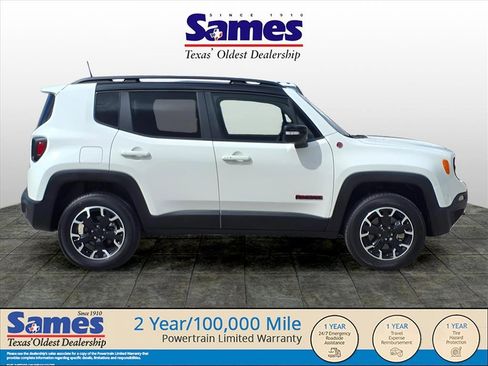 Used 2023 Jeep Renegade Trailhawk image 3
