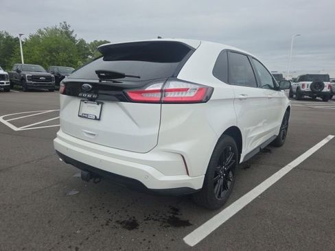Used 2023 Ford Edge ST-Line w/ Class II Trailer Tow Package AWD/4WD image 8