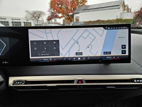 Used 2025 BMW iX xDrive50 image 29