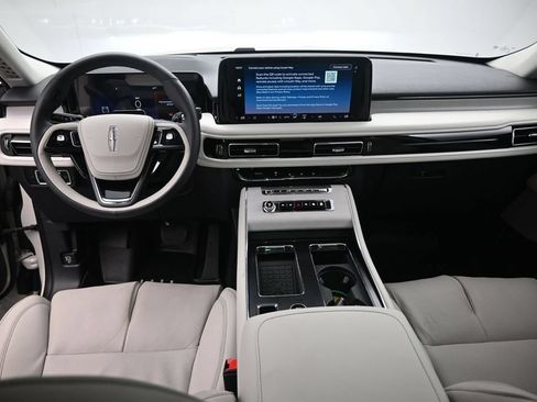 Used 2025 Lincoln Aviator Reserve w/ Equipment Group 201A AWD/4WD image 28
