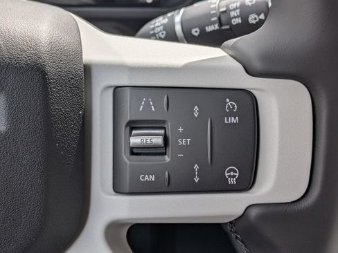 New 2026 Land Rover Defender 110 X-Dynamic SE AWD/4WD image 27