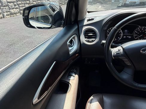 Used 2019 INFINITI QX60 Luxe w/ Sensory Package FWD image 17
