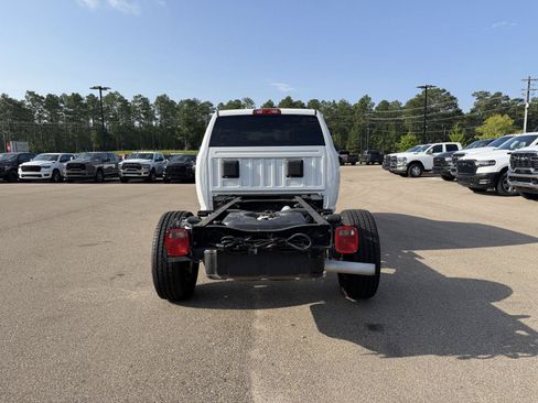 Used 2019 RAM 3500 Tradesman w/ Chrome Appearance Group AWD/4WD image 5