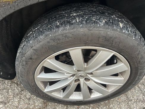 Used 2016 Volvo XC90 T6 Momentum w/ Momentum Plus Package image 10