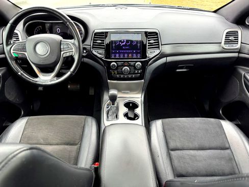 Used 2020 Jeep Grand Cherokee Altitude image 19