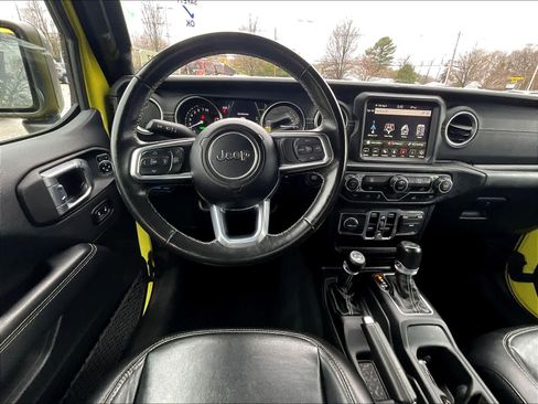 Used 2022 Jeep Wrangler Unlimited Sahara AWD/4WD image 17