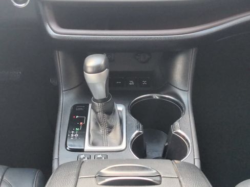 Used 2016 Toyota Highlander XLE AWD/4WD image 18