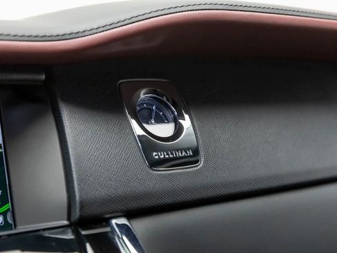 Used 2022 Rolls-Royce Cullinan image 29