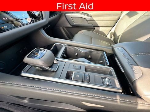 Used 2025 Nissan Pathfinder SL w/ Cargo Package image 31