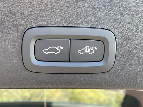 New 2026 Volvo XC40 B5 Core w/ Climate Package image 13