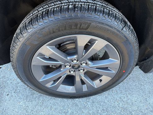 Used 2023 Ford Explorer XLT w/ Equipment Group 202A image 10