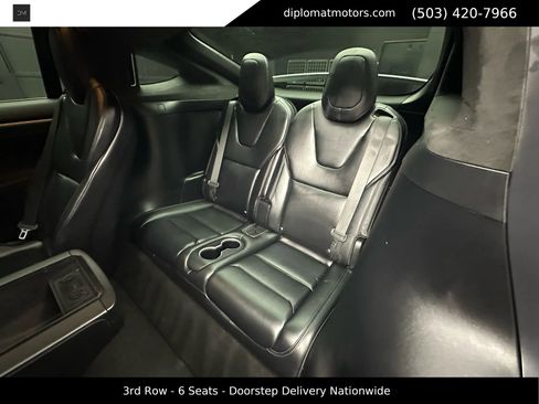 Used 2018 Tesla Model X 75D image 25