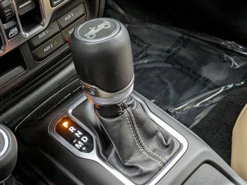 Used 2019 Jeep Wrangler Unlimited Sahara w/ Cold Weather Group image 12