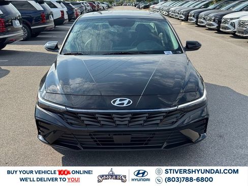 New 2026 Hyundai Elantra Limited FWD image 9
