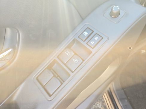 New 2026 Nissan Frontier SV image 18