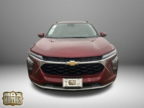 Used 2025 Chevrolet Trax LT w/ LT Convenience Package image 11