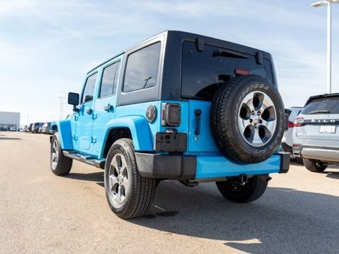 Used 2017 Jeep Wrangler Unlimited Sahara w/ Dual Top Group image 5