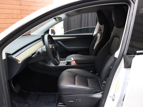 Used 2023 Tesla Model Y Long Range image 29