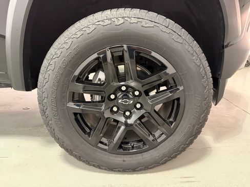 Used 2025 Chevrolet Colorado Trail Boss AWD/4WD image 30