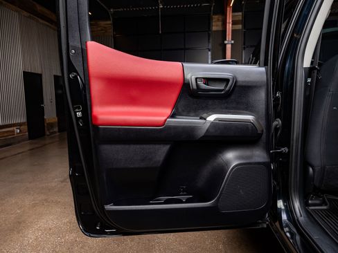 Used 2020 Toyota Tacoma SR5 image 35