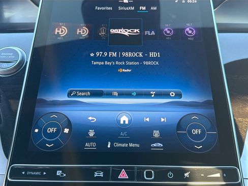 Used 2024 Mercedes-Benz GLC 300 w/ Winter Package image 31