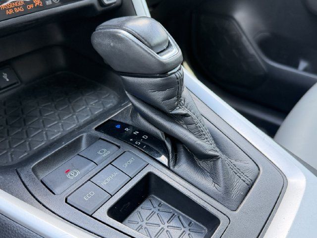 Used 2021 Toyota RAV4 XLE Premium FWD image 18