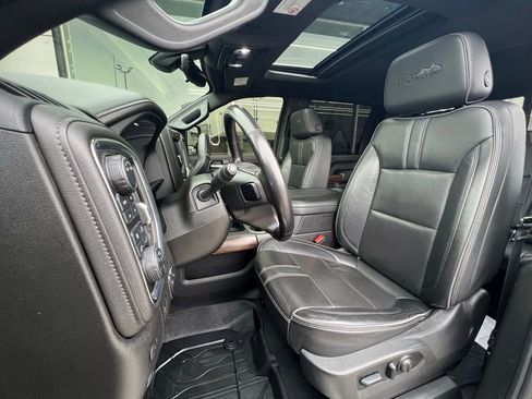 Used 2023 Chevrolet Silverado 3500 High Country image 18